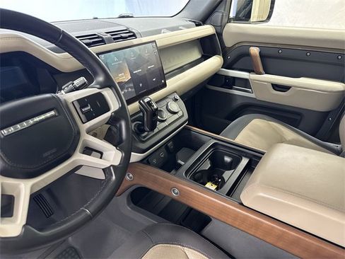 Used 2022 Land Rover Defender 90 X-Dynamic HSE image 13
