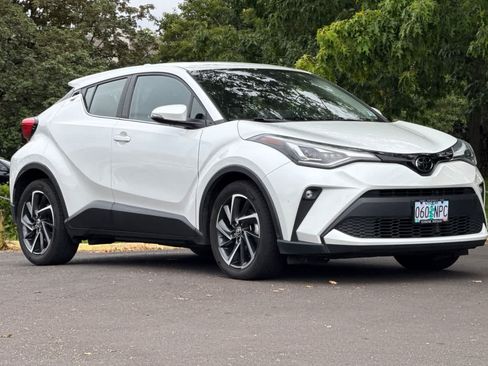 Used 2022 Toyota C-HR Limited FWD image 9