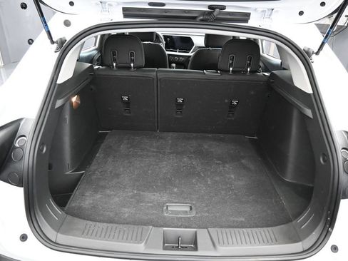 Used 2025 Chevrolet Trax LS w/ LS Convenience Package FWD image 39