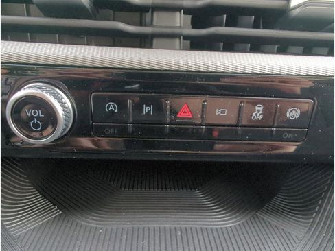 New 2025 Ford Explorer Active image 24