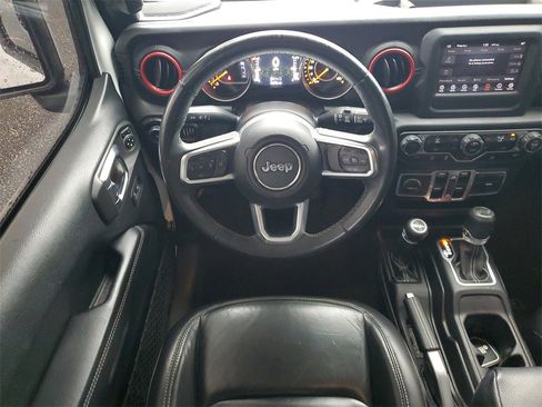 Used 2018 Jeep Wrangler Unlimited Sahara image 10