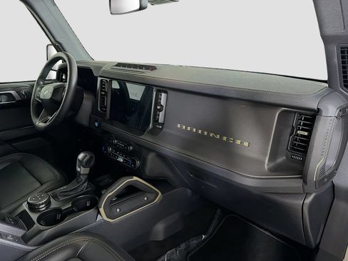 Certified 2025 Ford Bronco Badlands AWD/4WD image 32