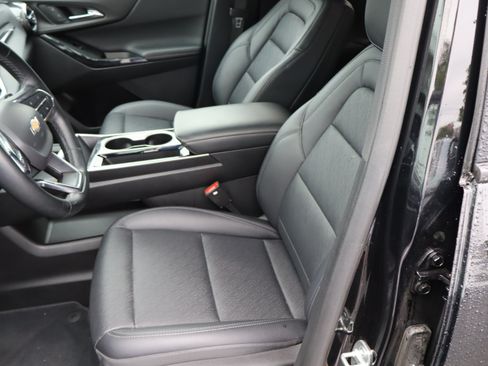 Used 2025 Chevrolet Equinox LT w/ Convenience Package II FWD image 16