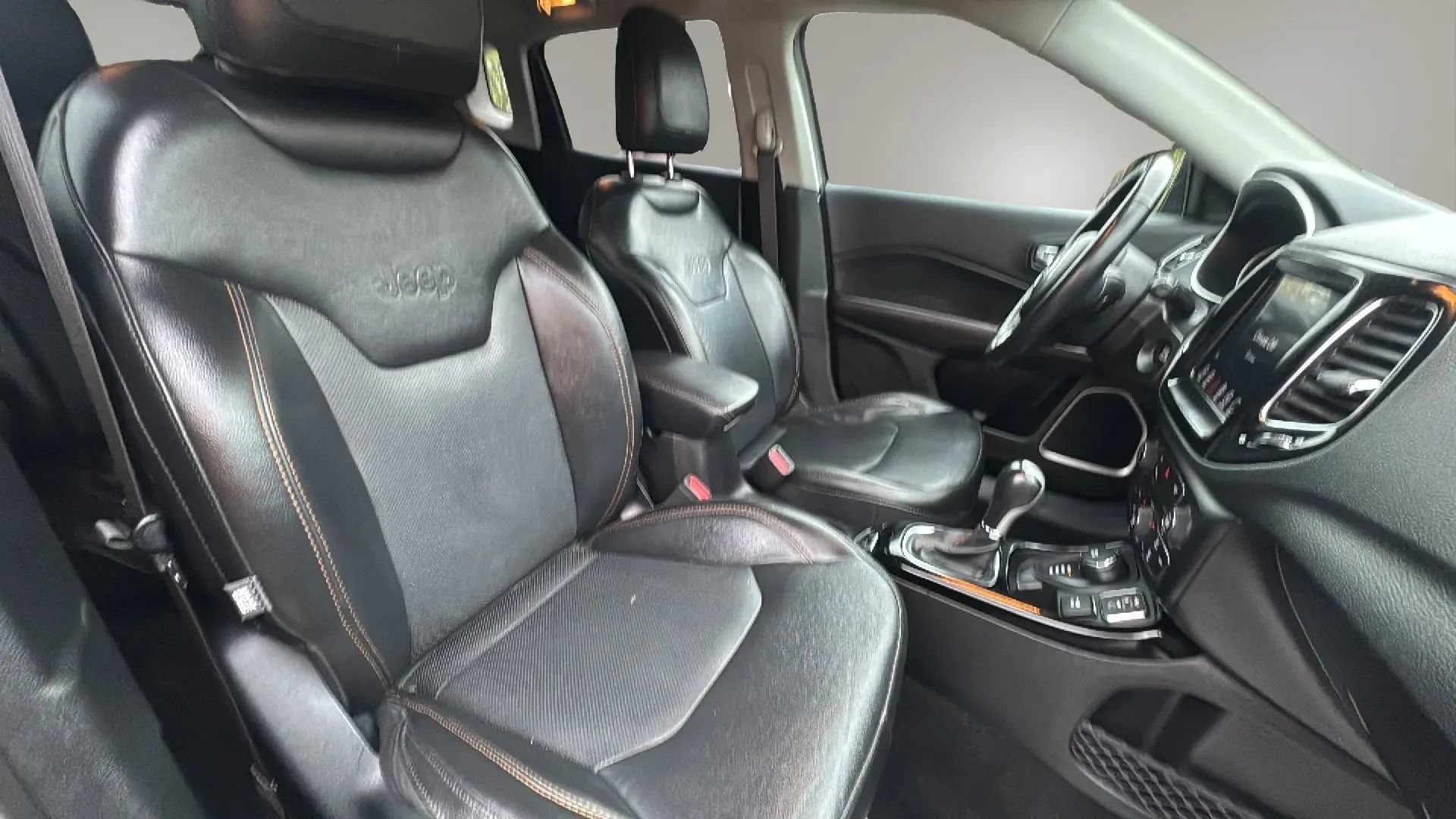 Used 2019 Jeep Compass Limited w/ Safety & Security Group AWD/4WD image 4