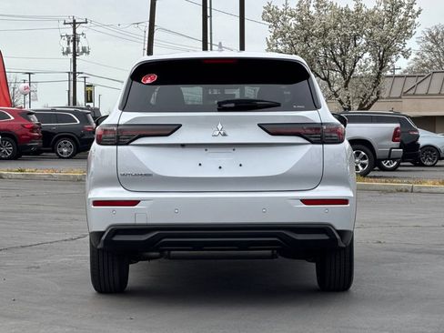 New 2026 Mitsubishi Outlander ES AWD/4WD image 5