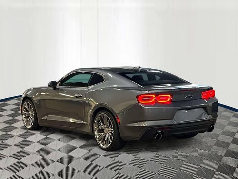 Used 2022 Chevrolet Camaro LT RWD image 4
