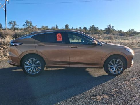 Certified 2025 Buick Envista Avenir image 3