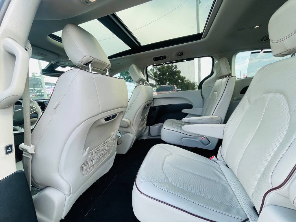 Used 2020 Chrysler Pacifica Limited FWD image 14