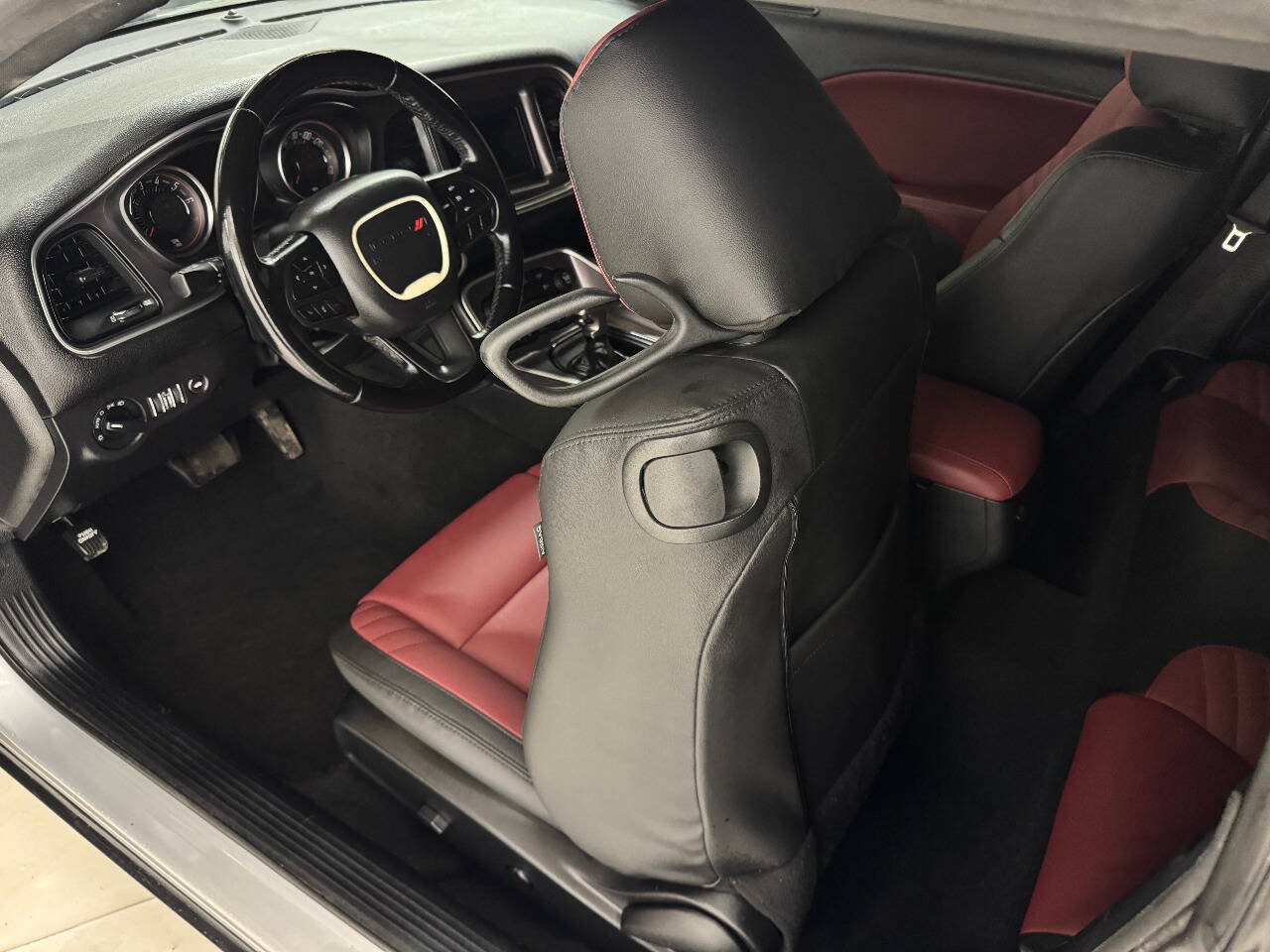 Used 2021 Dodge Challenger SXT RWD image 39