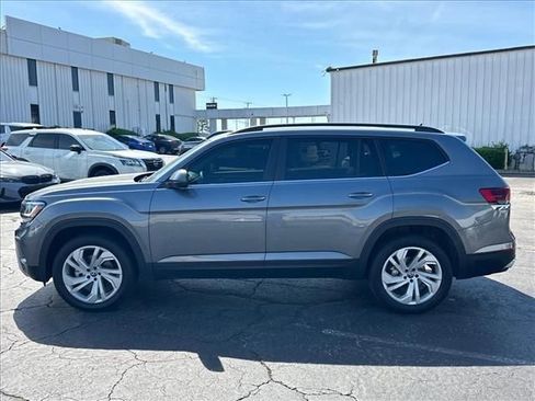 Used 2023 Volkswagen Atlas SE w/ Panoramic Sunroof Package FWD image 7