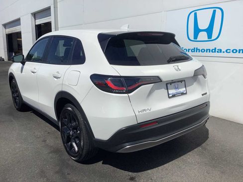 Used 2025 Honda HR-V Sport image 4