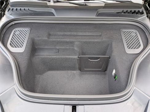 Certified 2025 Porsche Macan Electric RWD image 37