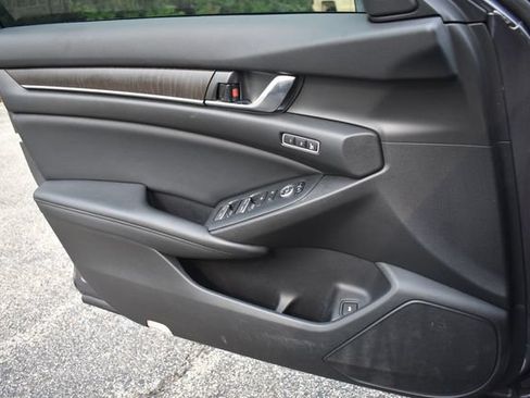 Used 2018 Honda Accord Touring image 35