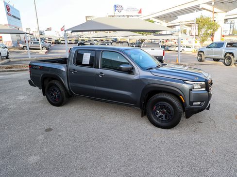 Used 2025 Nissan Frontier Pro-X image 6