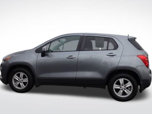 Certified 2020 Chevrolet Trax LS w/ Tint and Cruise Package image 9