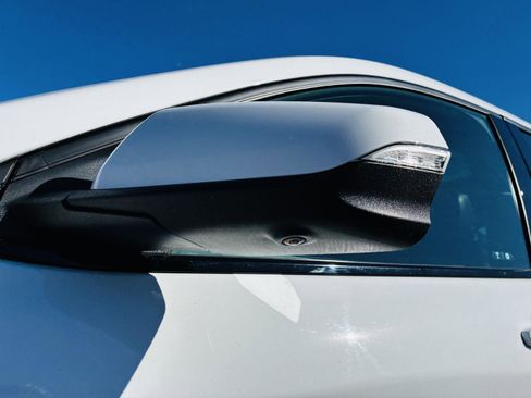 Used 2022 Chevrolet Equinox RS w/ RS Leather Package image 18