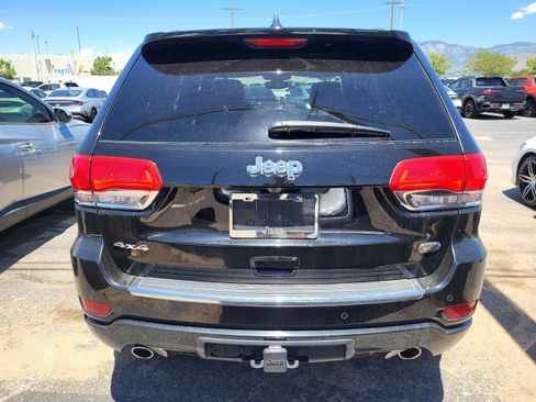 Used 2017 Jeep Grand Cherokee Overland AWD/4WD image 26