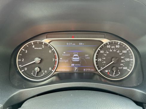 Used 2025 Nissan Altima 2.5 SV FWD image 12