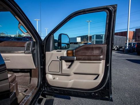 Used 2018 Ford F450 Limited image 17