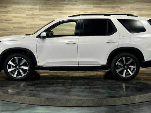 Used 2025 Honda Pilot Elite image 10