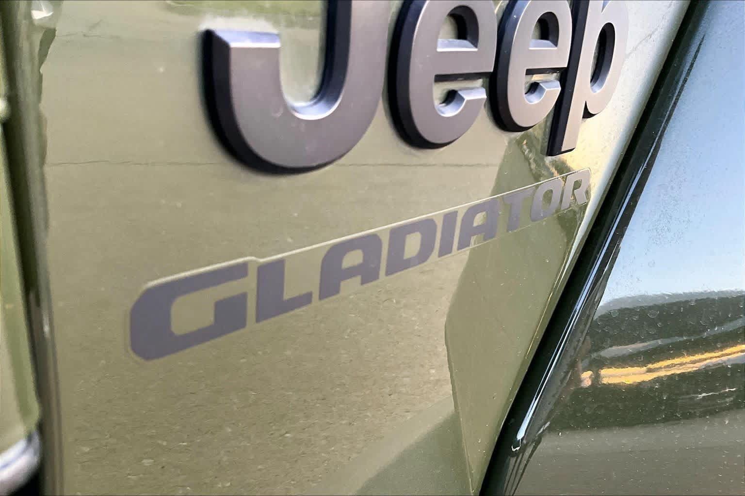 Used 2022 Jeep Gladiator Sport AWD/4WD image 9