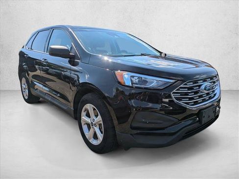 Used 2019 Ford Edge SE FWD image 3
