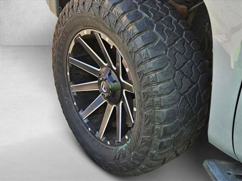 Used 2018 Toyota Tundra SR5 w/ SR5 Upgrade Package image 12