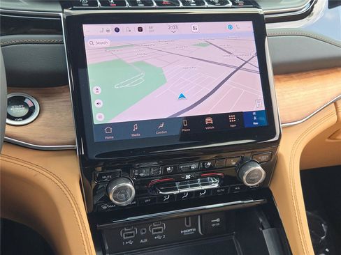 New 2025 Jeep Grand Cherokee Summit image 31