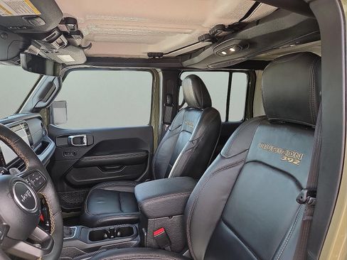 Used 2025 Jeep Wrangler Unlimited Rubicon 392 AWD/4WD image 13