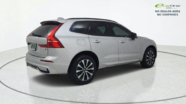 Used 2025 Volvo XC60 B5 Core AWD/4WD image 8