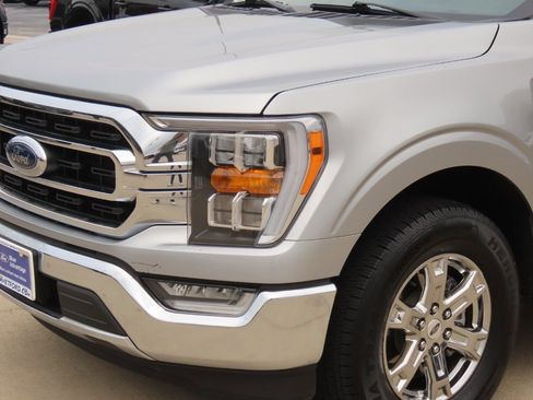 Used 2022 Ford F150 XLT w/ Equipment Group 302A High RWD image 3