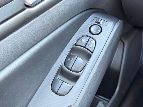 Used 2024 Nissan Altima 2.5 SV FWD image 26