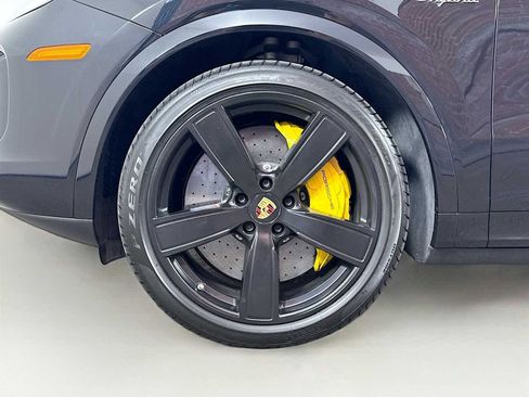Used 2023 Porsche Cayenne Turbo S image 33