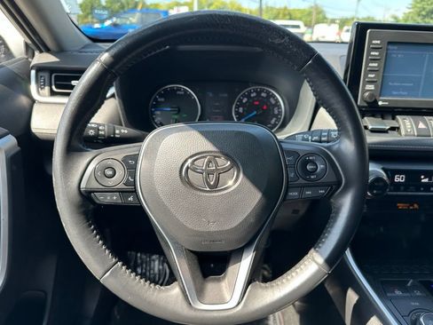 Used 2022 Toyota RAV4 XLE Premium AWD/4WD image 26