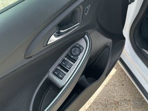 Used 2025 Chevrolet Malibu LT FWD image 19