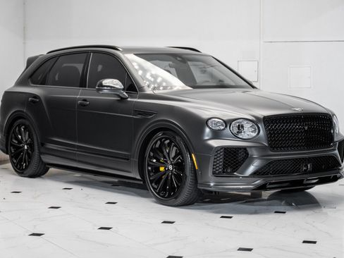 Used 2024 Bentley Bentayga Azure V8 image 7