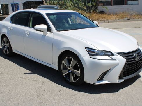 Used 2017 Lexus GS 200t w/ Premium Package RWD image 3