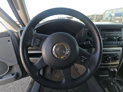 Used 2007 Jeep Commander Sport AWD/4WD image 11