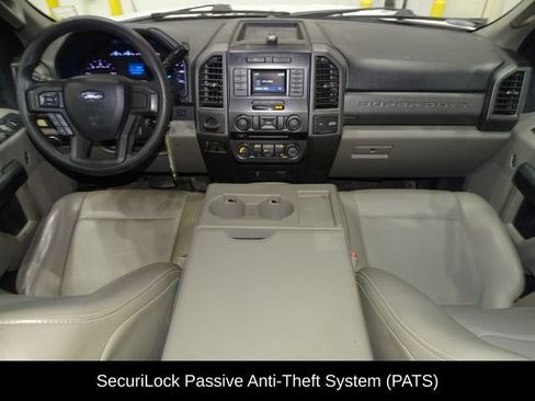 Used 2018 Ford F550 2WD Crew Cab Super Duty image 18