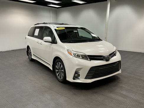 Used 2018 Toyota Sienna Limited Premium w/ Protection Package FWD image 7
