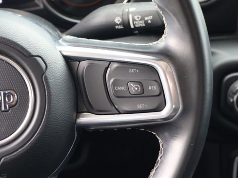 Used 2021 Jeep Gladiator Overland w/ Popular Equipment Package AWD/4WD image 18