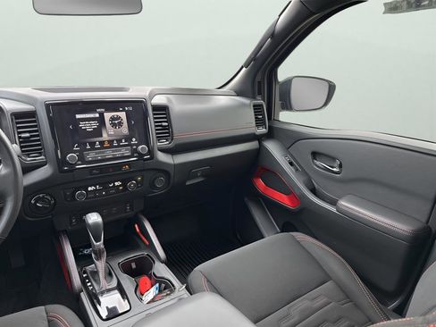 Used 2024 Nissan Frontier PRO-4X w/ Pro Convenience Package image 23