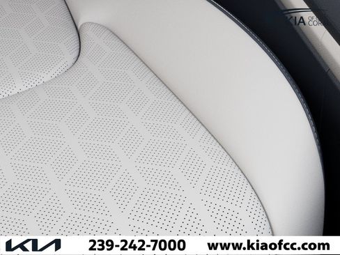 New 2026 Kia Carnival EX FWD image 24