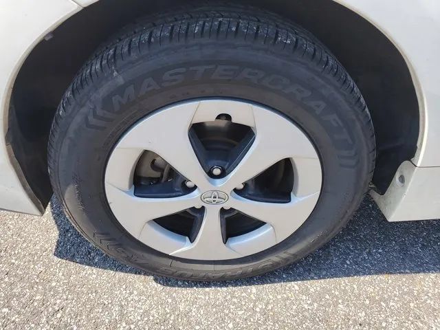 Used 2013 Toyota Prius Two FWD image 9