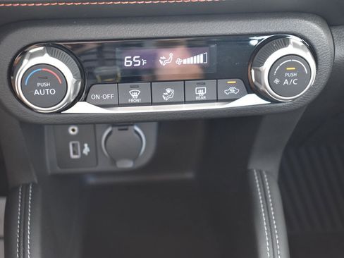 Used 2020 Nissan Kicks SR image 40