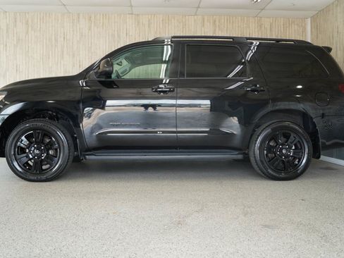 Used 2019 Toyota Sequoia TRD Sport w/ TRD Sport Premium Package RWD image 5