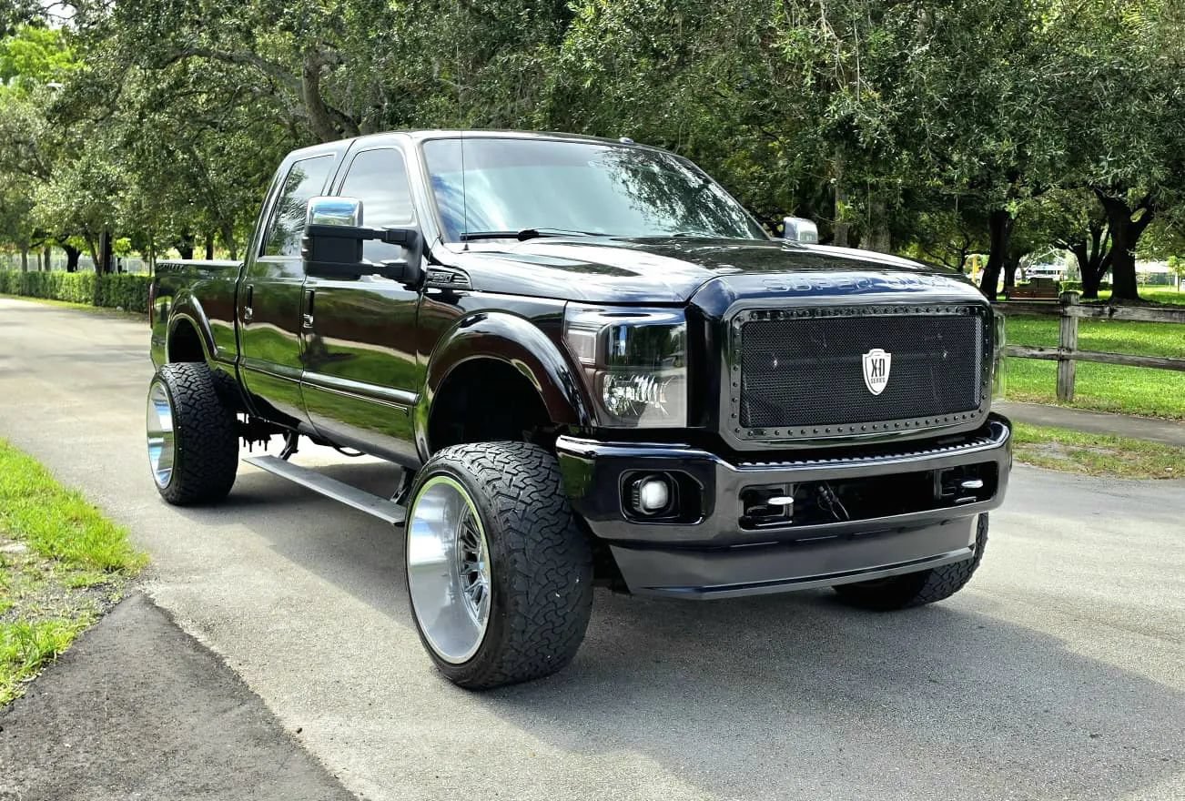 Used 2015 Ford F250 Platinum w/ FX4 Off-Road Package AWD/4WD image 3