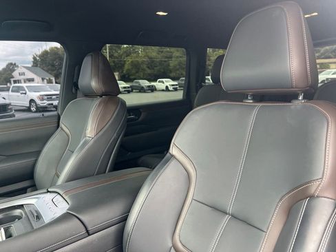 Used 2025 Nissan Armada SL w/ Captain's Chari Seat Package AWD/4WD image 10