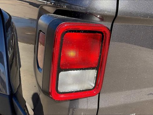 New 2025 Jeep Gladiator Sport image 14