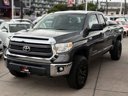 Used 2015 Toyota Tundra SR5 w/ SR5 Upgrade Package RWD image 3